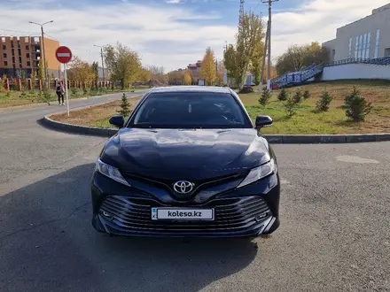 Toyota Camry 2018 года за 12 300 000 тг. в Экибастуз