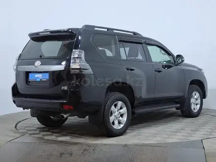 Toyota Land Cruiser Prado 2017 года за 17 450 000 тг. в Астана – фото 5