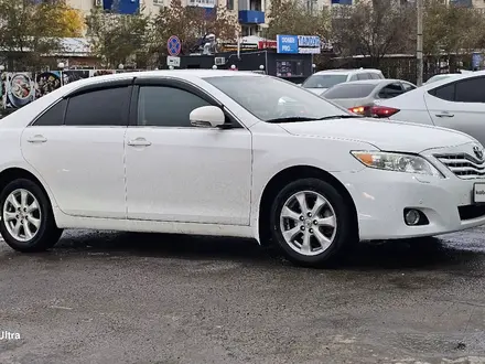 Toyota Camry 2010 года за 7 400 000 тг. в Атырау