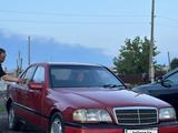 Mercedes-Benz C 180 1994 годаfor1 390 000 тг. в Караганда