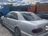 Mercedes-Benz E 320 1998 года за 1 550 000 тг. в Караганда – фото 3