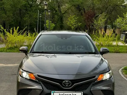 Toyota Camry 2019 года за 11 800 000 тг. в Алматы – фото 12