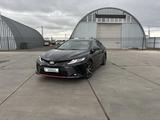Toyota Camry 2021 годаүшін13 700 000 тг. в Уральск – фото 2