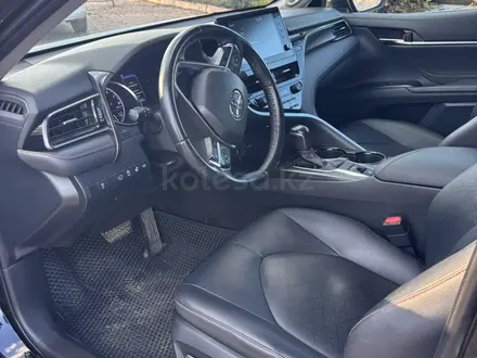Toyota Camry 2021 года за 15 000 000 тг. в Уральск – фото 9