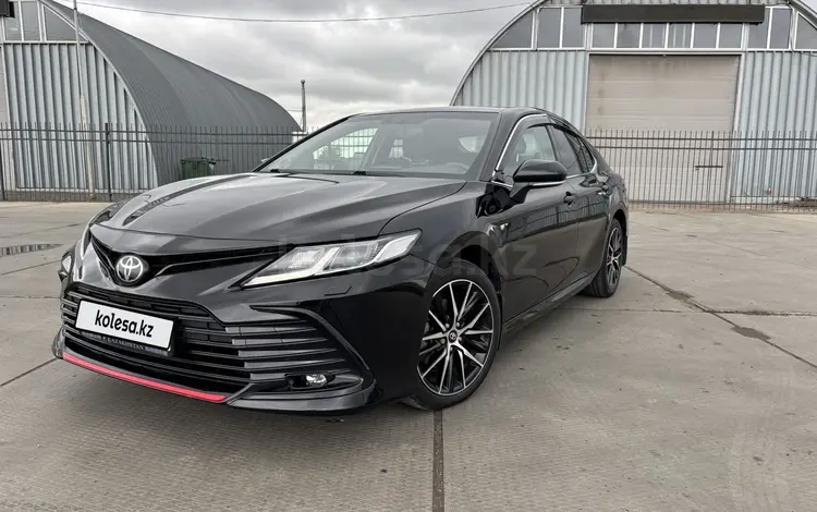 Toyota Camry 2021 года за 15 000 000 тг. в Уральск