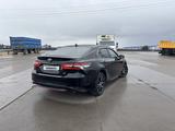 Toyota Camry 2021 годаүшін13 700 000 тг. в Уральск – фото 3