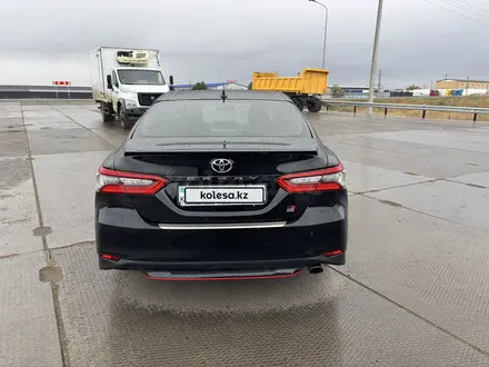 Toyota Camry 2021 года за 15 000 000 тг. в Уральск – фото 5