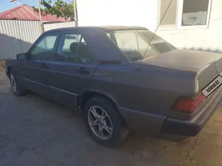 Mercedes-Benz 190