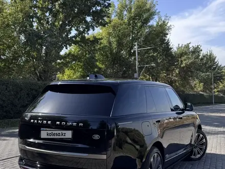 Land Rover Range Rover 2023 года за 94 000 000 тг. в Алматы – фото 2