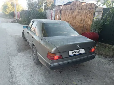 Mercedes-Benz E 230 1992 года за 1 800 000 тг. в Алматы – фото 4