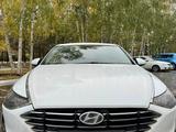 Hyundai Sonata 2019 годаүшін8 300 000 тг. в Астана – фото 2