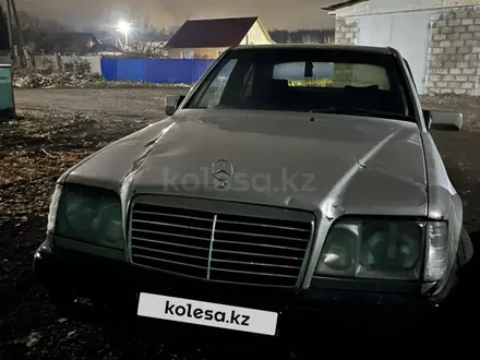 Mercedes-Benz E 280 1993 года за 650 000 тг. в Усть-Каменогорск – фото 13