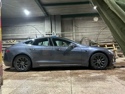 Tesla Model S 2017 года за 14 000 000 тг. в Астана – фото 3