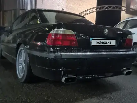 BMW 740 2000 года за 4 775 000 тг. в Петропавловск