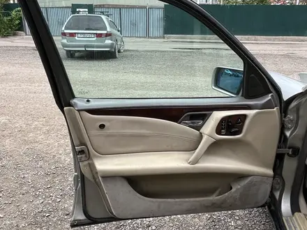 Mercedes-Benz E 230 1996 года за 1 600 000 тг. в Астана – фото 4