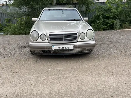 Mercedes-Benz E 230 1996 года за 1 600 000 тг. в Астана