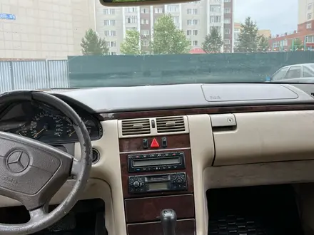 Mercedes-Benz E 230 1996 года за 1 600 000 тг. в Астана – фото 5