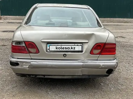 Mercedes-Benz E 230 1996 года за 1 600 000 тг. в Астана – фото 9