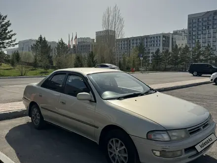 Toyota Carina 1996 года за 2 500 000 тг. в Астана – фото 2