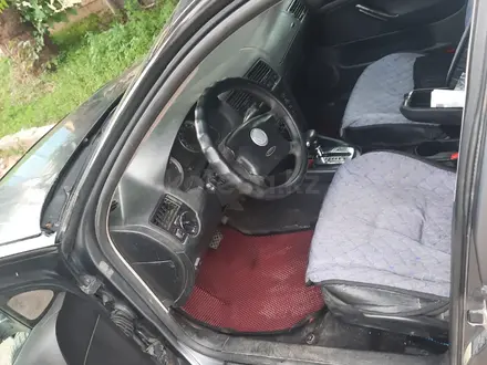 Volkswagen Jetta 2004 года за 1 400 000 тг. в Алматы – фото 5