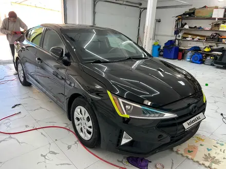 Hyundai Elantra 2018 года за 5 000 000 тг. в Атырау – фото 12
