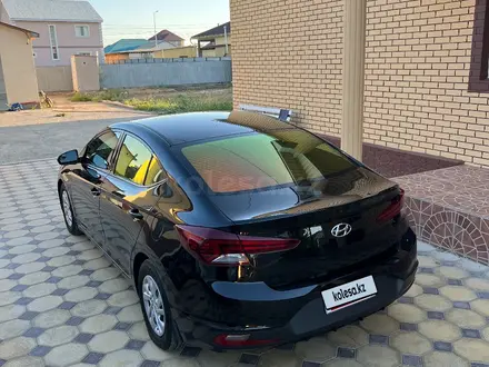 Hyundai Elantra 2018 года за 5 000 000 тг. в Атырау – фото 5