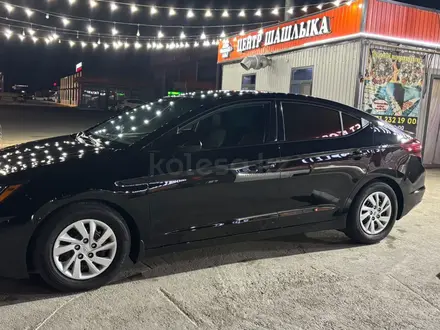 Hyundai Elantra 2018 года за 5 000 000 тг. в Атырау – фото 9