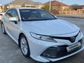 Toyota Camry 2019 года за 17 750 000 тг. в Атырау – фото 2