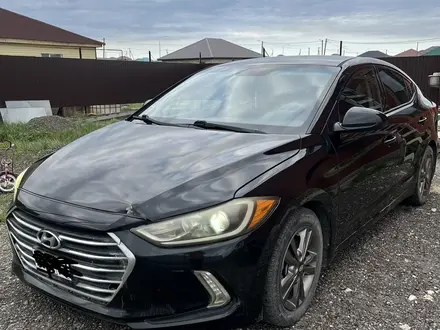 Hyundai Elantra 2017 года за 4 000 000 тг. в Актобе – фото 3
