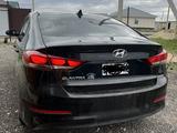 Hyundai Elantra 2017 года за 4 000 000 тг. в Актобе