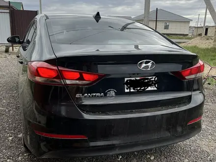 Hyundai Elantra 2017 года за 4 000 000 тг. в Актобе