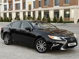 Lexus ES 300h 2015 годаүшін16 000 000 тг. в Актау – фото 3