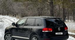 Volkswagen Touareg 2005 года за 6 500 000 тг. в Уральск – фото 2