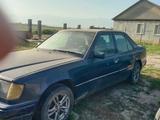 Mercedes-Benz E 200 1992 годаfor700 000 тг. в Алматы