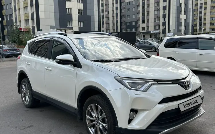 Toyota RAV4 2016 годаүшін11 900 000 тг. в Алматы