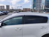 Ветровики (Дефлекторы окон) с хром молдингом для автомобилей за 23 000 тг. в Астана