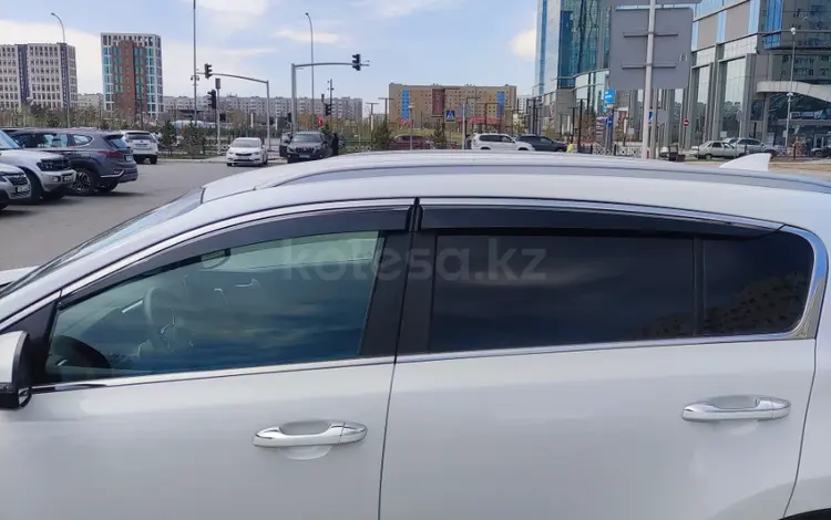 Ветровики (Дефлекторы окон) с хром молдингом для автомобилей за 23 000 тг. в Астана