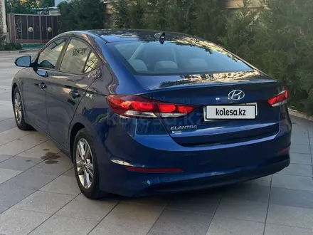 Hyundai Elantra 2018 года за 8 500 000 тг. в Астана – фото 2