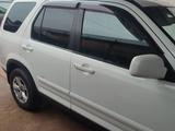 Honda CR-V 2003 года за 5 500 000 тг. в Уральск – фото 2