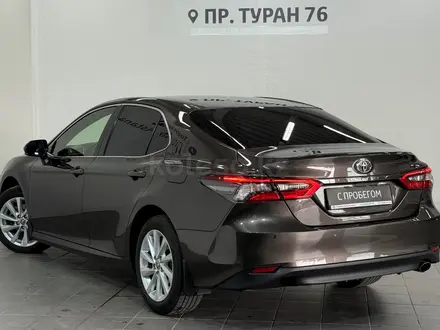 Toyota Camry Prestige 2023 года за 15 700 000 тг. в Астана – фото 2