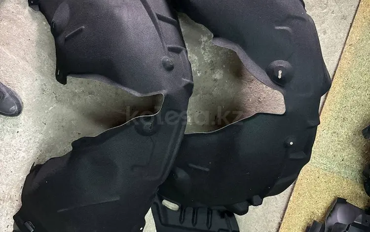 Подкрылки Mercedes W222 перед за 1 000 тг. в Алматы