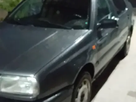 Volkswagen Vento 1992 года за 1 150 000 тг. в Шымкент