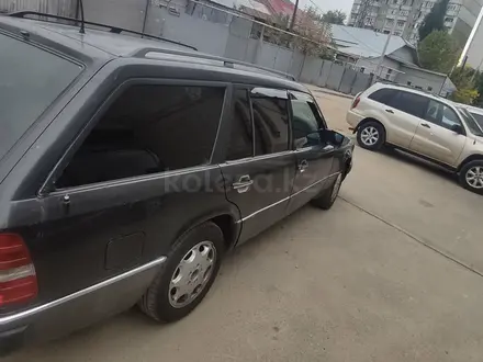 Mercedes-Benz E 220 1990 года за 2 000 000 тг. в Алматы – фото 5