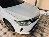 Toyota Camry 2015 года за 9 500 000 тг. в Шымкент – фото 3