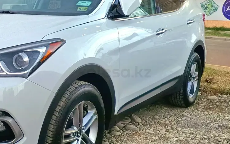 Hyundai Santa Fe 2017 года за 12 500 000 тг. в Шымкент