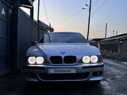 BMW 528 1999 года за 3 600 000 тг. в Алматы – фото 2