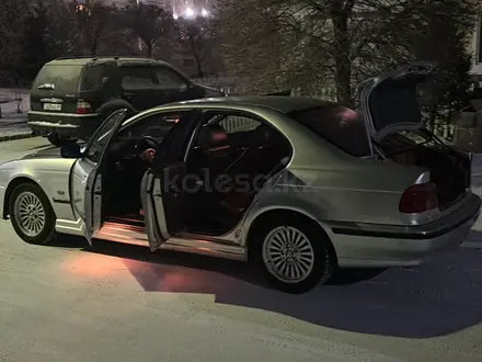 BMW 528 1999 года за 3 600 000 тг. в Алматы – фото 5
