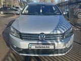Volkswagen Passat 2014 года за 5 650 000 тг. в Алматы – фото 3