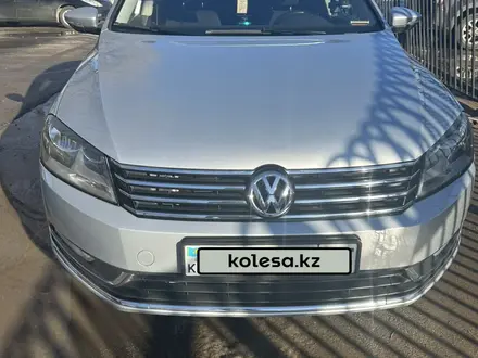Volkswagen Passat 2014 года за 5 650 000 тг. в Алматы