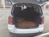 Volkswagen Touran 2007 годаүшін3 200 000 тг. в Атырау – фото 5